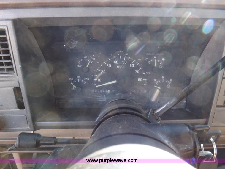 image for item K3173 1992 Chevrolet Cheyenne 2500 pickup truck