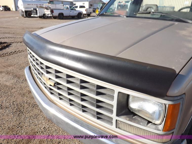 image for item K3173 1992 Chevrolet Cheyenne 2500 pickup truck