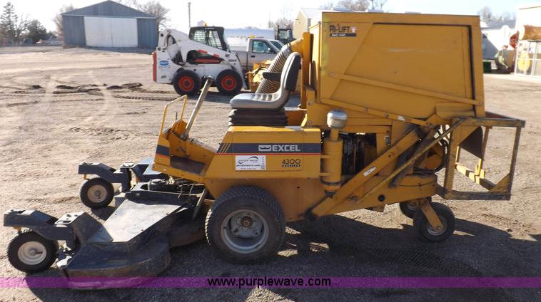 image for item K3174 Hustler 4300 ZTR lawn mower