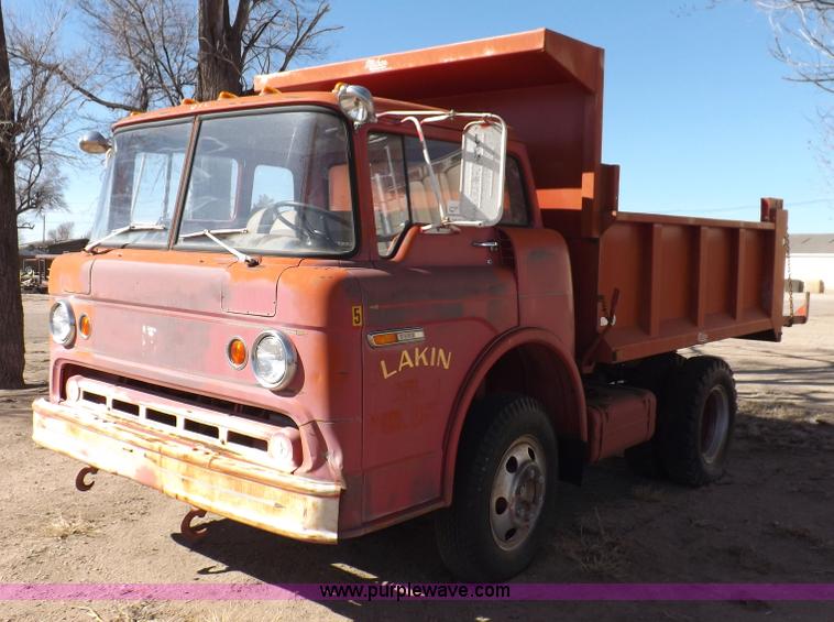 image for item K3190 1970 Ford 600 dump truck