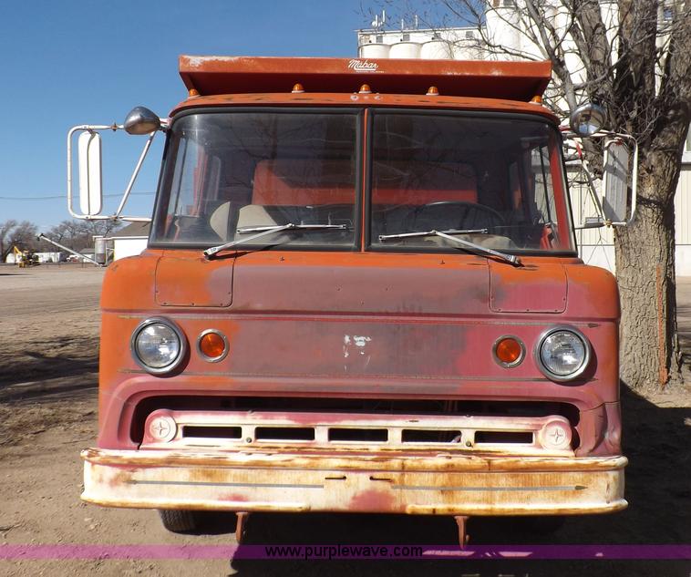 image for item K3190 1970 Ford 600 dump truck