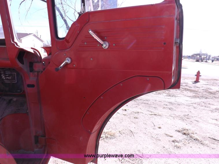 image for item K3190 1970 Ford 600 dump truck