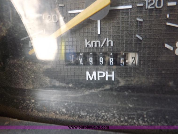 image for item K3191 1986 Ford F600 dump truck