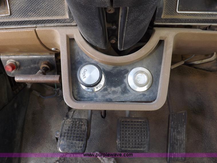 image for item K3191 1986 Ford F600 dump truck