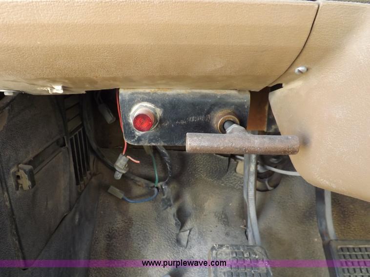 image for item K3191 1986 Ford F600 dump truck