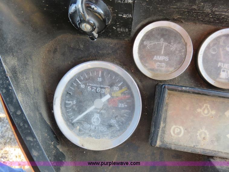 image for item K7077 1988 Case IH 885 MFWD tractor