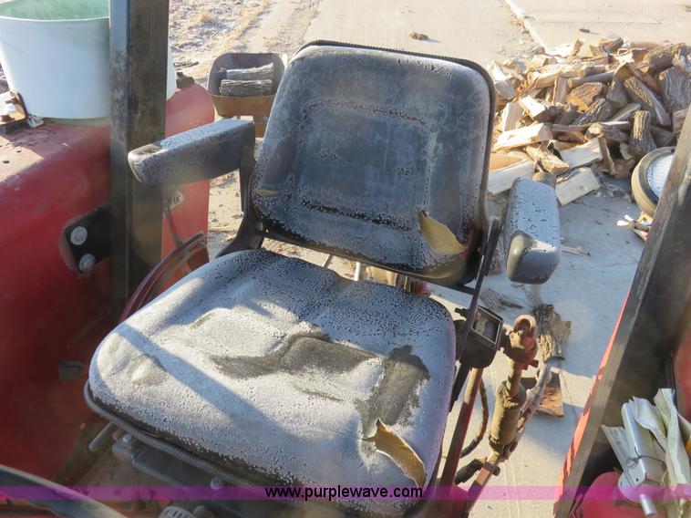 image for item K7078 1969 International Farmall 756 tractor