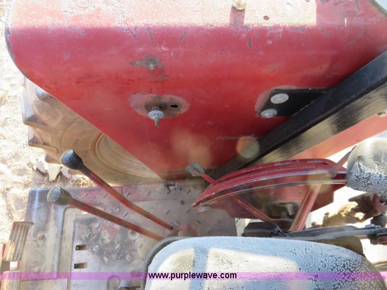 image for item K7078 1969 International Farmall 756 tractor