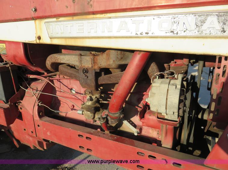 image for item K7078 1969 International Farmall 756 tractor