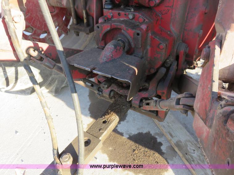 image for item K7078 1969 International Farmall 756 tractor