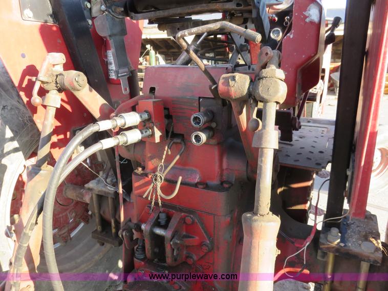 image for item K7078 1969 International Farmall 756 tractor