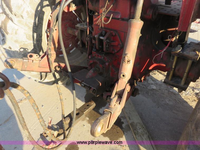 image for item K7078 1969 International Farmall 756 tractor