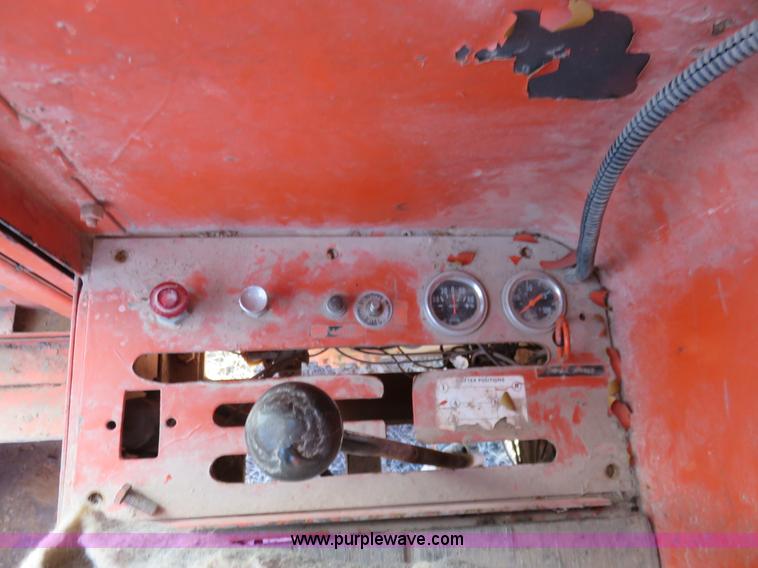 image for item K7082 Allis Chalmers D motor grader