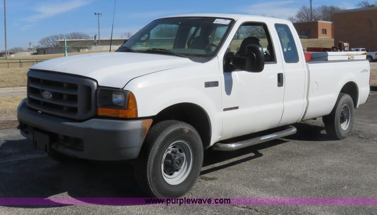image for item K7188 1999 Ford F250 Super Duty XL SuperCab pickup truck