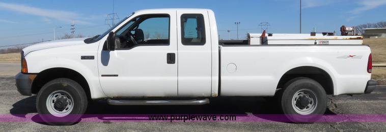 image for item K7188 1999 Ford F250 Super Duty XL SuperCab pickup truck