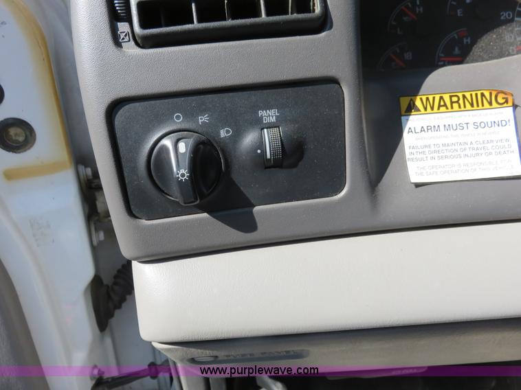 image for item K7188 1999 Ford F250 Super Duty XL SuperCab pickup truck