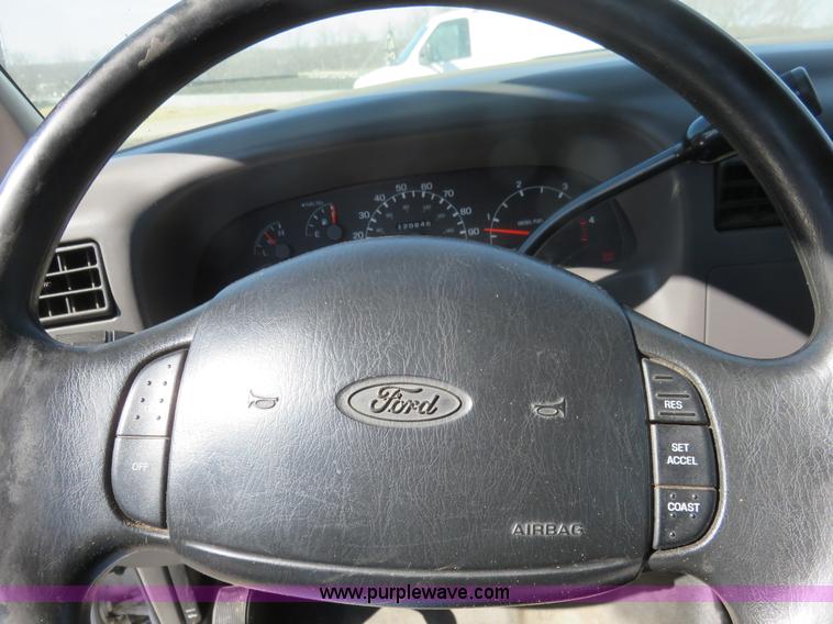 image for item K7188 1999 Ford F250 Super Duty XL SuperCab pickup truck