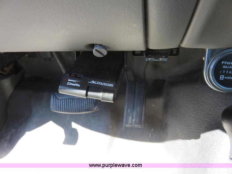 image for item K7188 1999 Ford F250 Super Duty XL SuperCab pickup truck