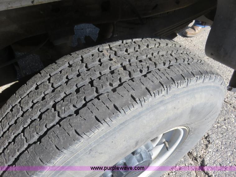 image for item K7188 1999 Ford F250 Super Duty XL SuperCab pickup truck