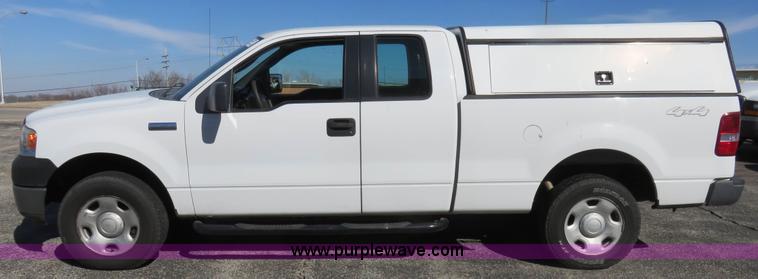 image for item K7189 2005 Ford F150 SuperCab pickup truck