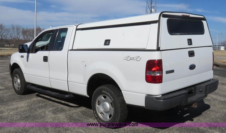 image for item K7189 2005 Ford F150 SuperCab pickup truck