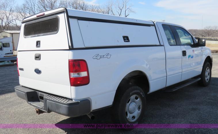 image for item K7189 2005 Ford F150 SuperCab pickup truck