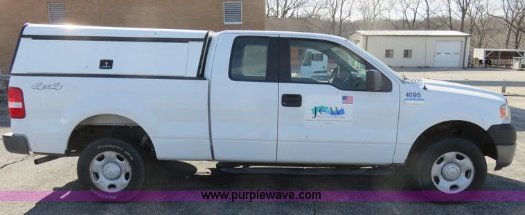 image for item K7189 2005 Ford F150 SuperCab pickup truck