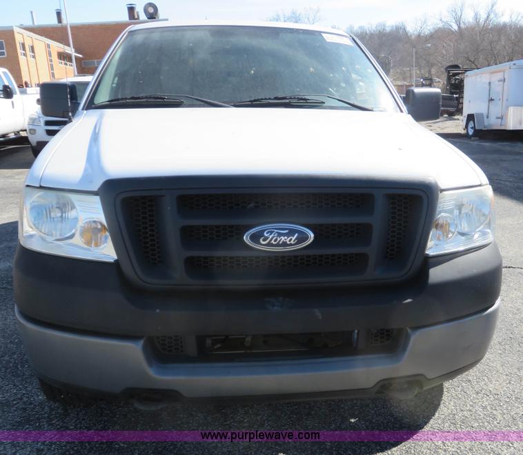 image for item K7189 2005 Ford F150 SuperCab pickup truck