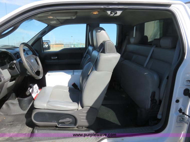 image for item K7189 2005 Ford F150 SuperCab pickup truck