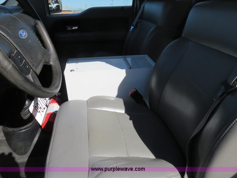 image for item K7189 2005 Ford F150 SuperCab pickup truck