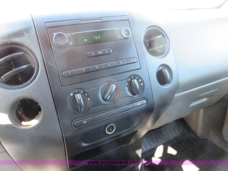 image for item K7189 2005 Ford F150 SuperCab pickup truck