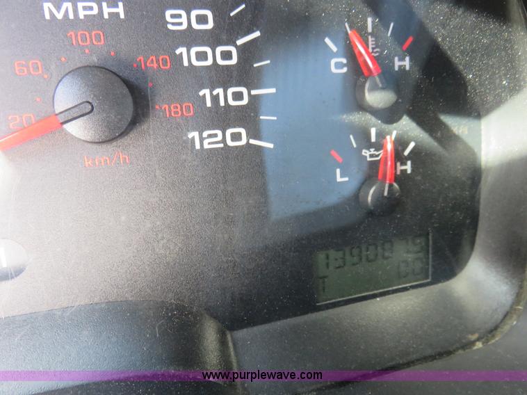 image for item K7189 2005 Ford F150 SuperCab pickup truck