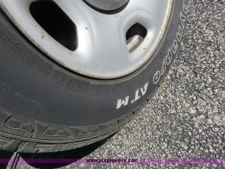 image for item K7189 2005 Ford F150 SuperCab pickup truck