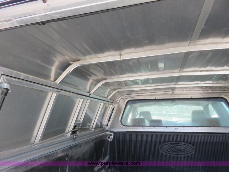 image for item K7189 2005 Ford F150 SuperCab pickup truck