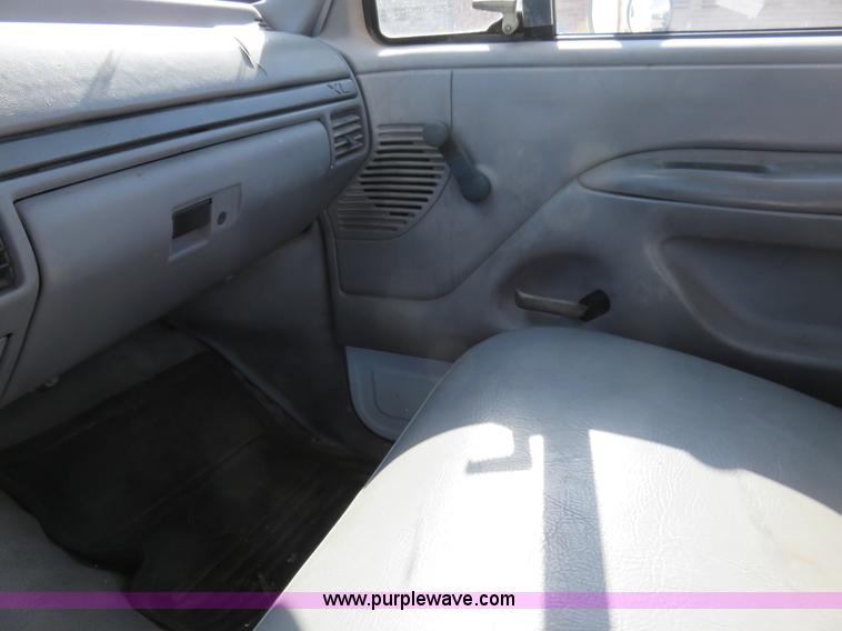 image for item K7191 1994 Ford F450 Super Duty bucket truck