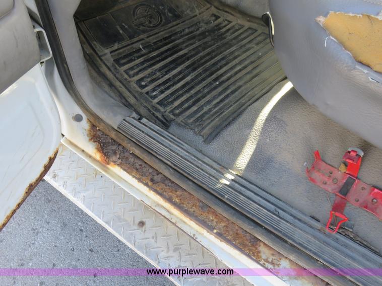 image for item K7191 1994 Ford F450 Super Duty bucket truck