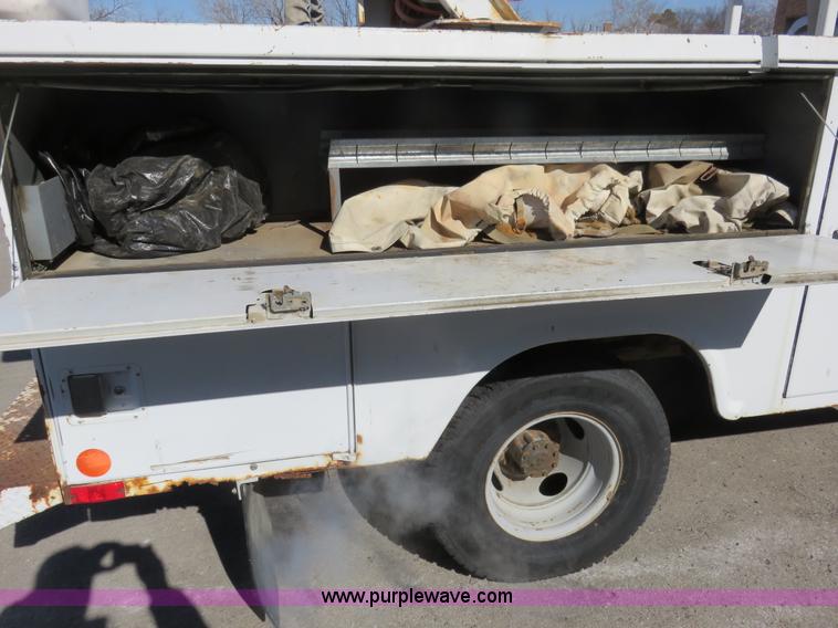 image for item K7191 1994 Ford F450 Super Duty bucket truck