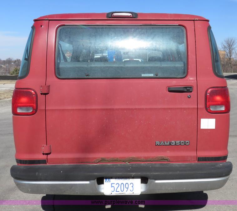 image for item K7193 1999 Dodge Ram Wagon B3500 Maxi van