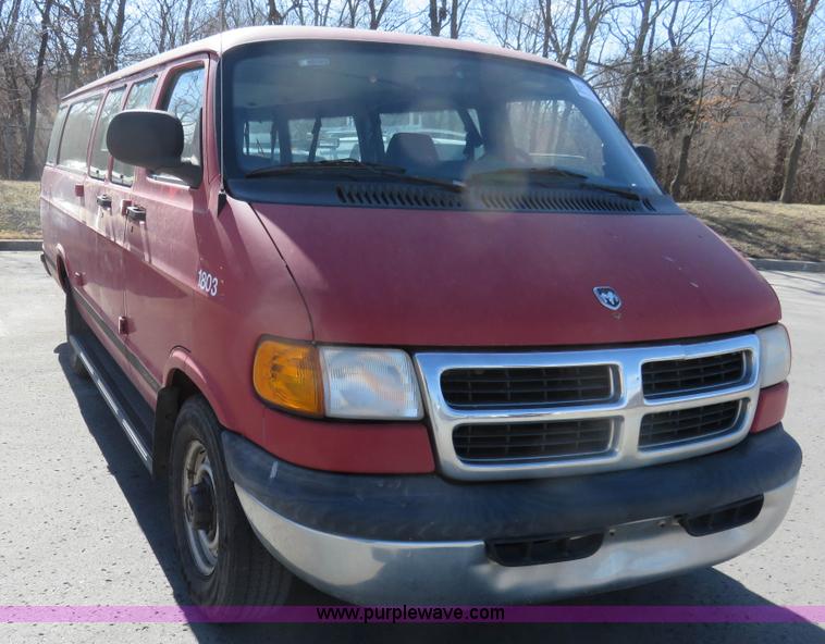 image for item K7193 1999 Dodge Ram Wagon B3500 Maxi van