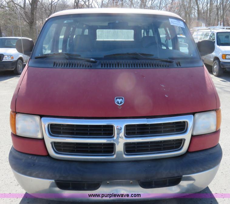 image for item K7193 1999 Dodge Ram Wagon B3500 Maxi van