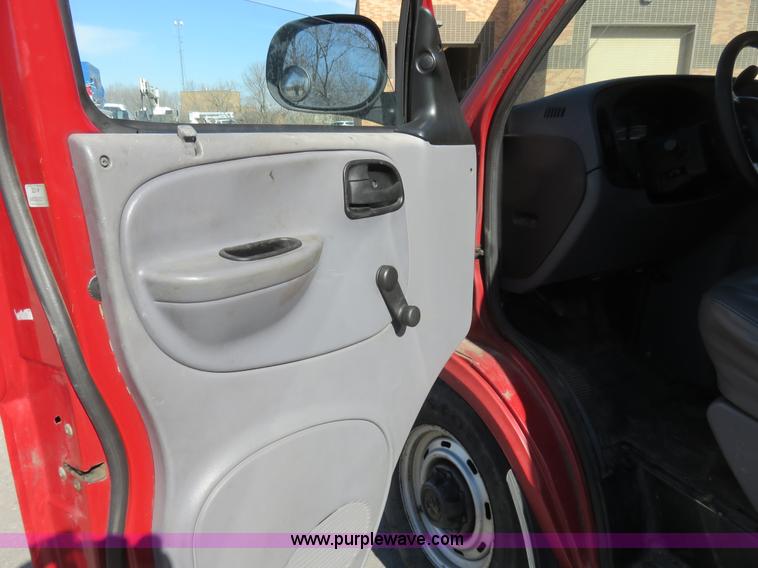 image for item K7193 1999 Dodge Ram Wagon B3500 Maxi van