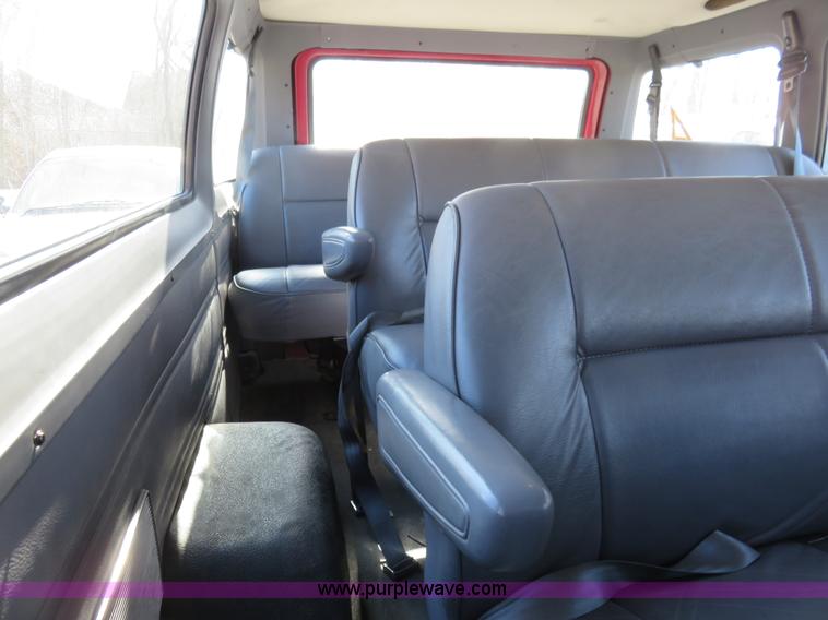 image for item K7193 1999 Dodge Ram Wagon B3500 Maxi van