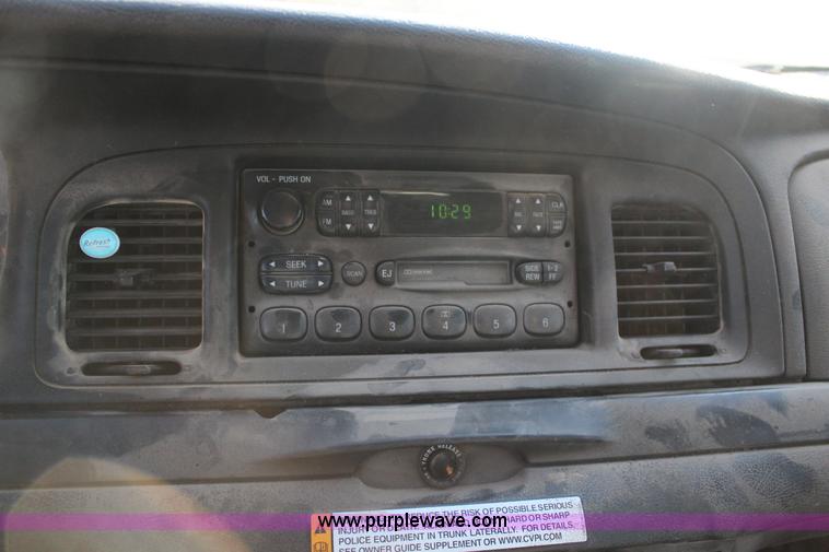 image for item L6592 2006 Ford Crown Victoria Police Interceptor