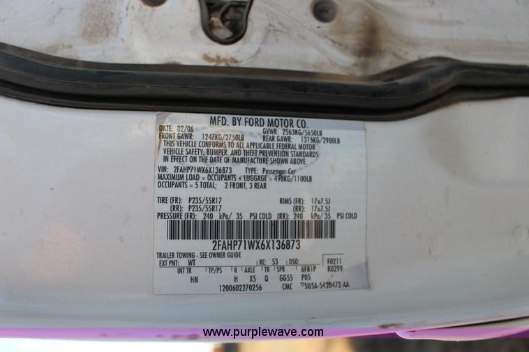 image for item L6592 2006 Ford Crown Victoria Police Interceptor