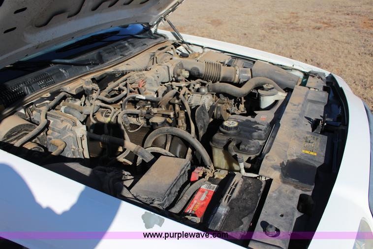 image for item L6592 2006 Ford Crown Victoria Police Interceptor