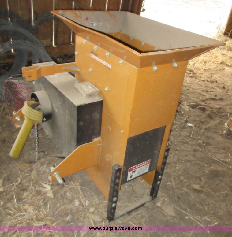 image for item AV9949 1995 Woods 5000 chipper/shredder