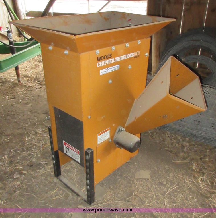 image for item AV9949 1995 Woods 5000 chipper/shredder