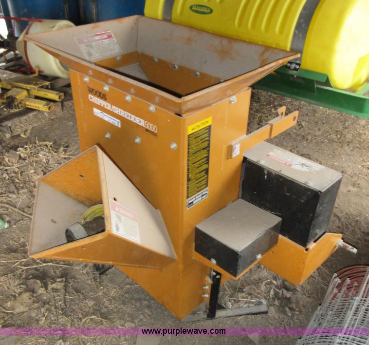 image for item AV9949 1995 Woods 5000 chipper/shredder