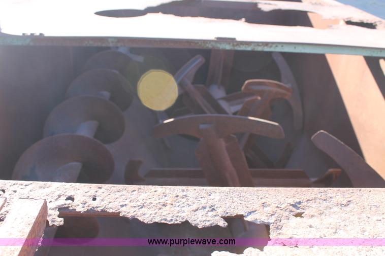 image for item AW9426 Davis feed mixer