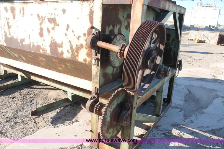 image for item AW9426 Davis feed mixer